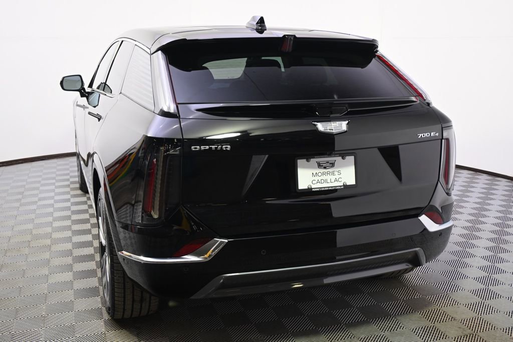 New 2026 Cadillac Optiq Luxury 2 image 4