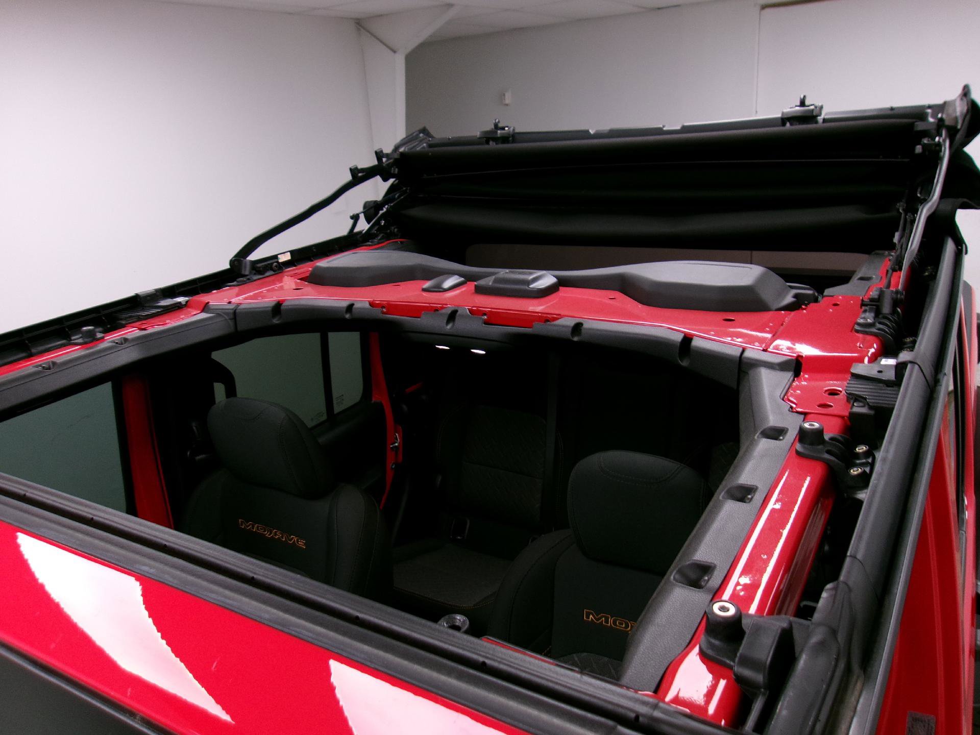 Used 2024 Jeep Gladiator Mojave w/ Technology Group image 4