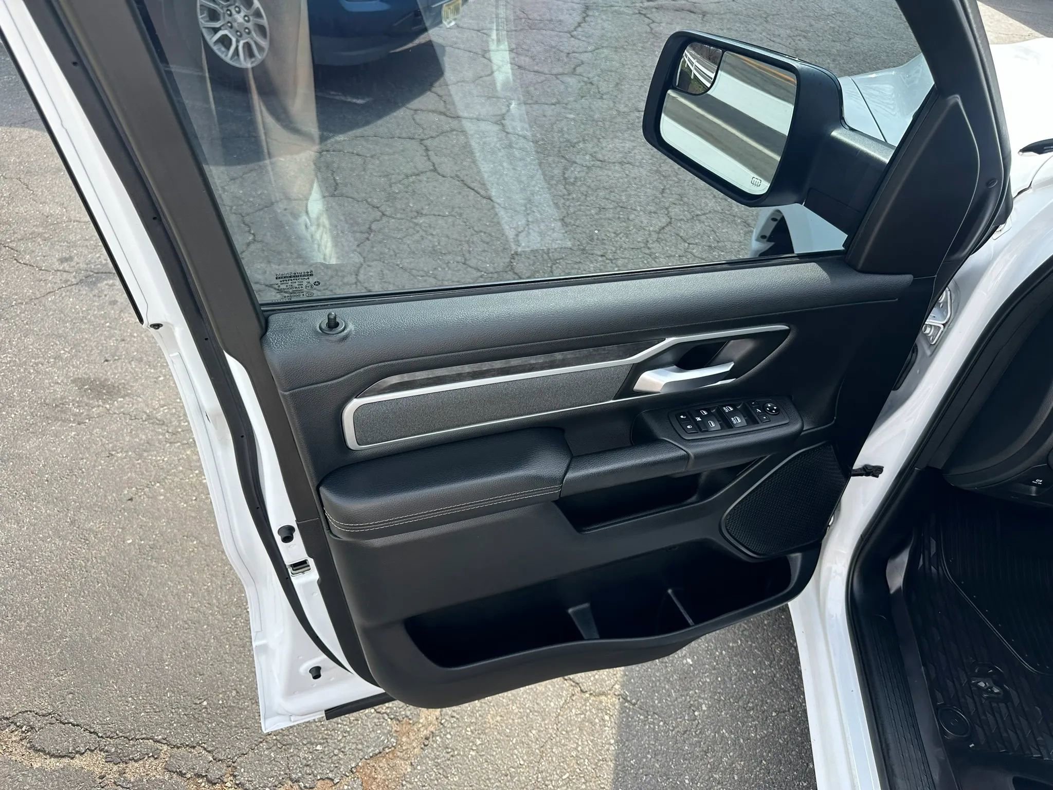 Used 2021 RAM 1500 Big Horn image 33