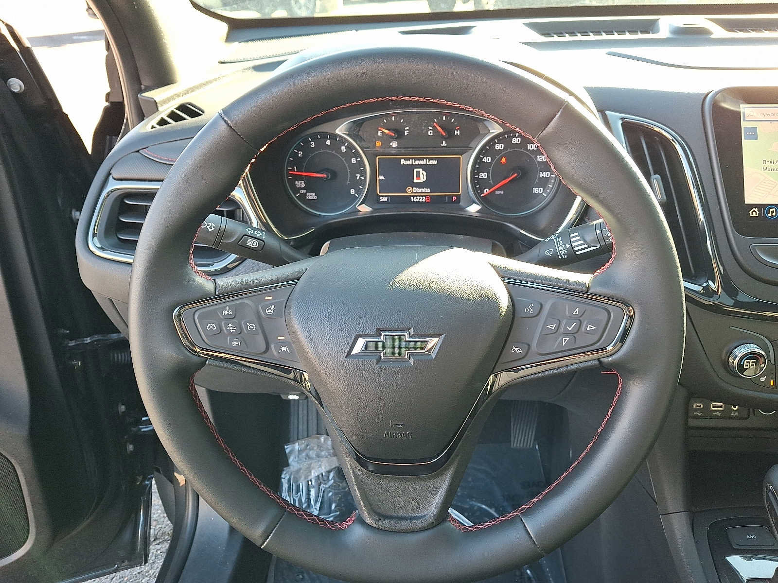 Used 2023 Chevrolet Equinox RS w/ RS Leather Package image 21