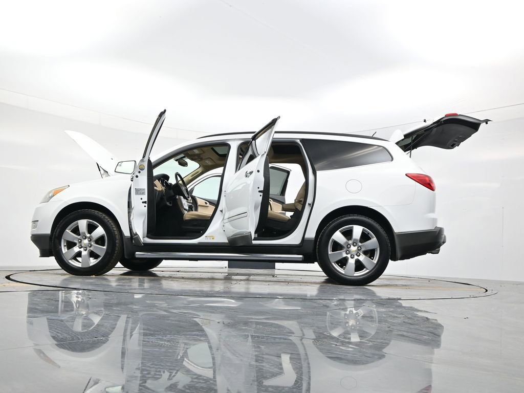 Used 2009 Chevrolet Traverse LTZ image 65