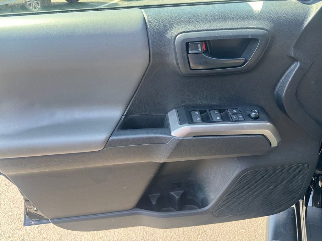 Used 2023 Toyota Tacoma SR5 AWD/4WD image 19