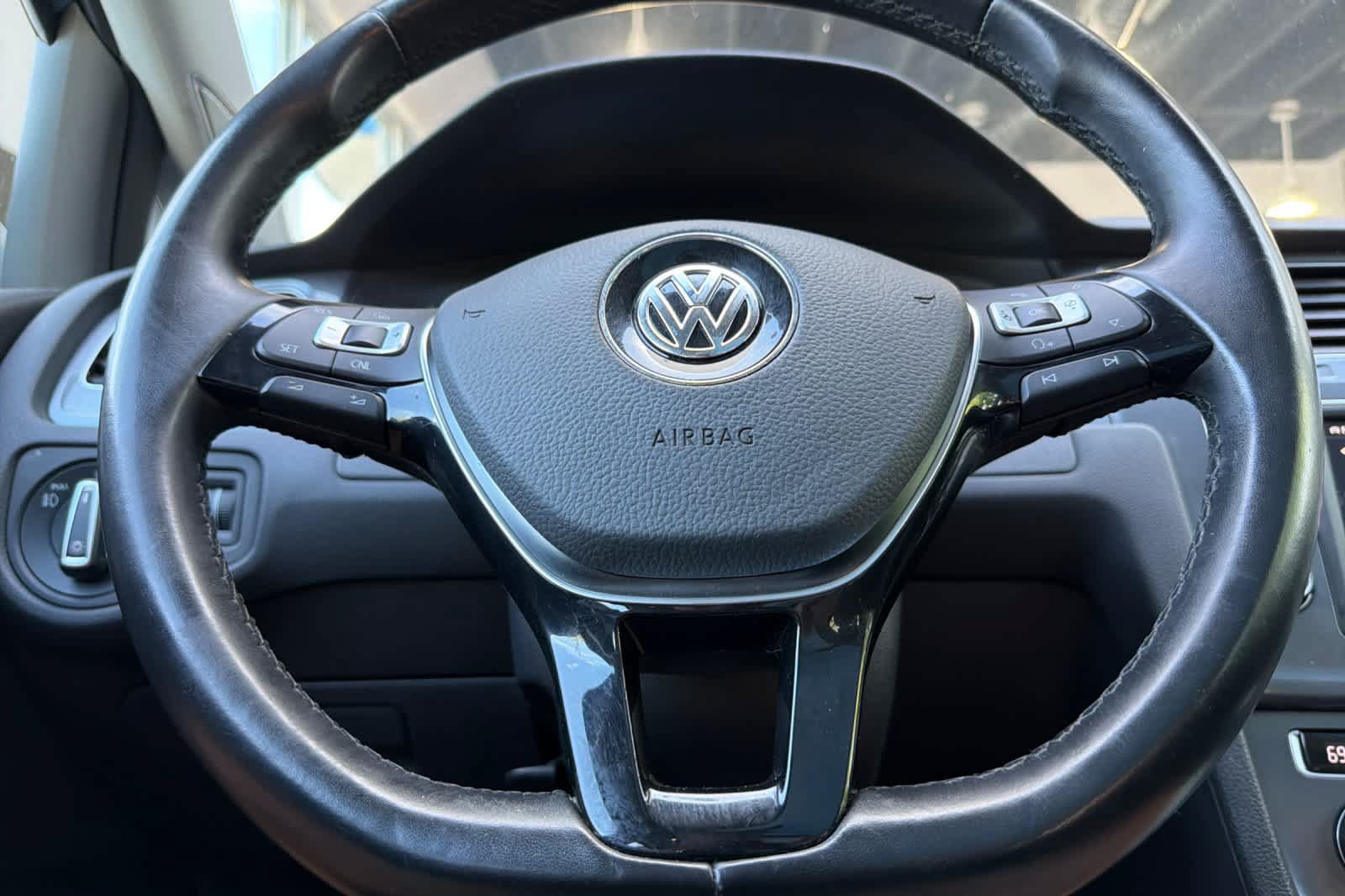 Used 2017 Volkswagen Golf Alltrack SEL AWD/4WD image 25