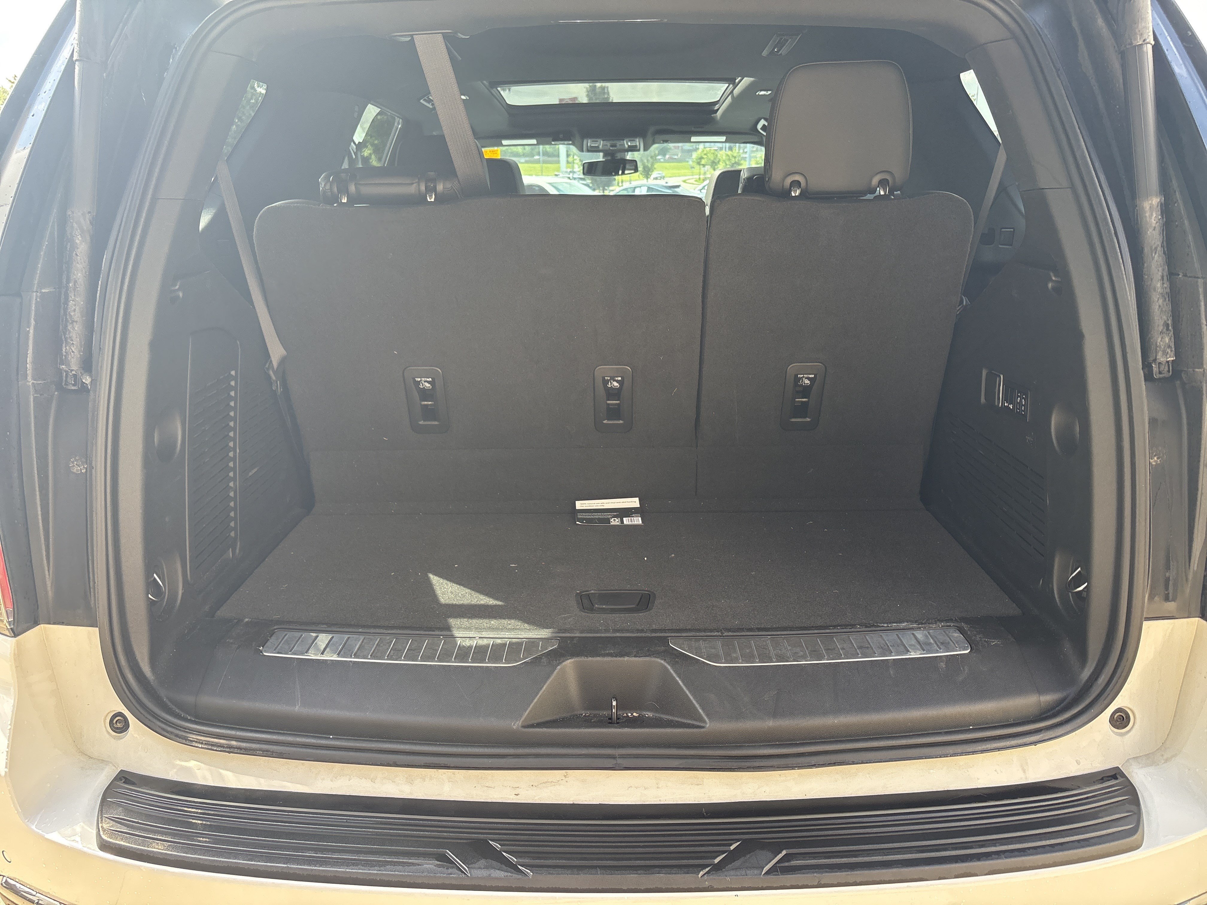 Used 2022 Chevrolet Tahoe RST w/ Luxury Package AWD/4WD image 33