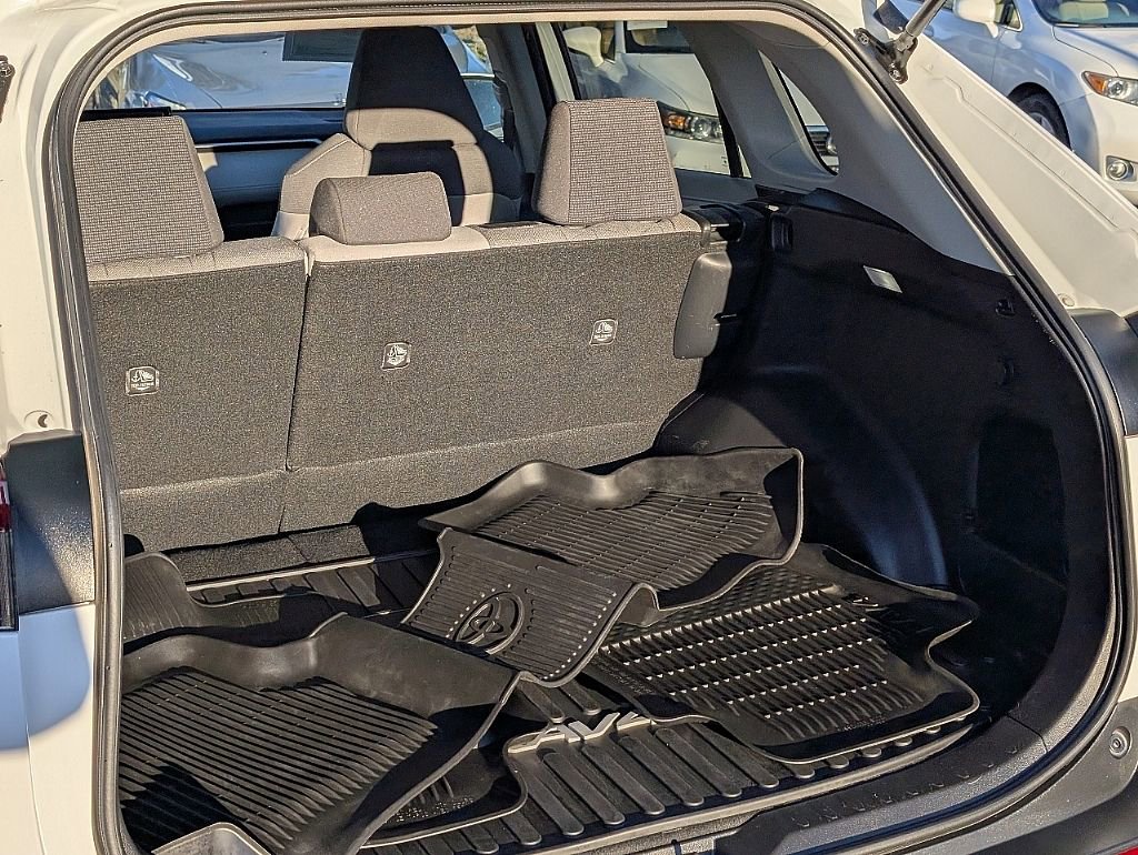 Used 2022 Toyota RAV4 XLE image 13