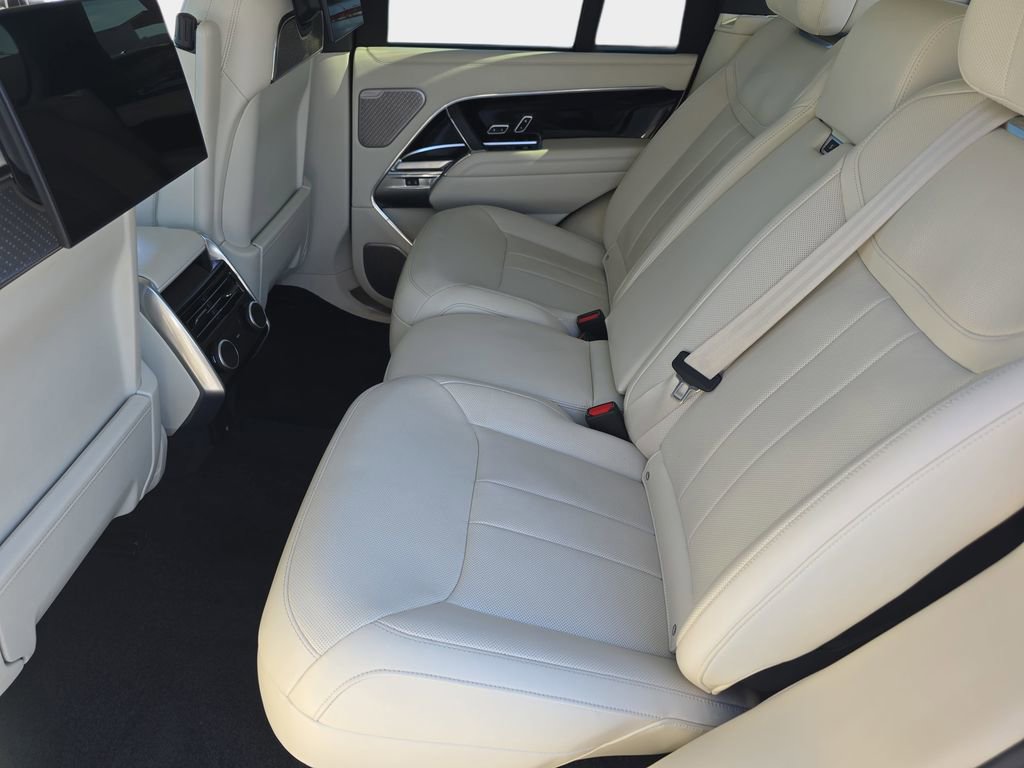 Certified 2024 Land Rover Range Rover Autobiography AWD/4WD image 15
