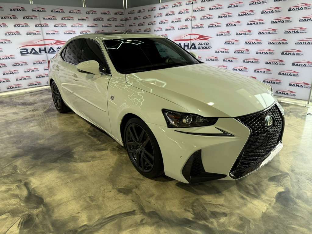 Used 2020 Lexus IS 300 F Sport w/ F Sport Package RWD image 5
