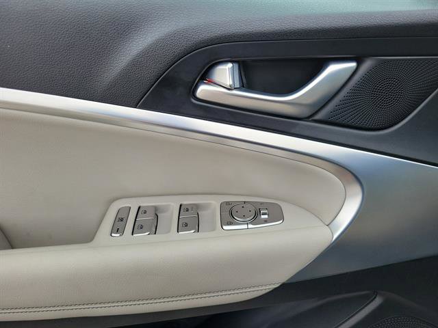 Used 2024 Genesis G70 2.5T image 24