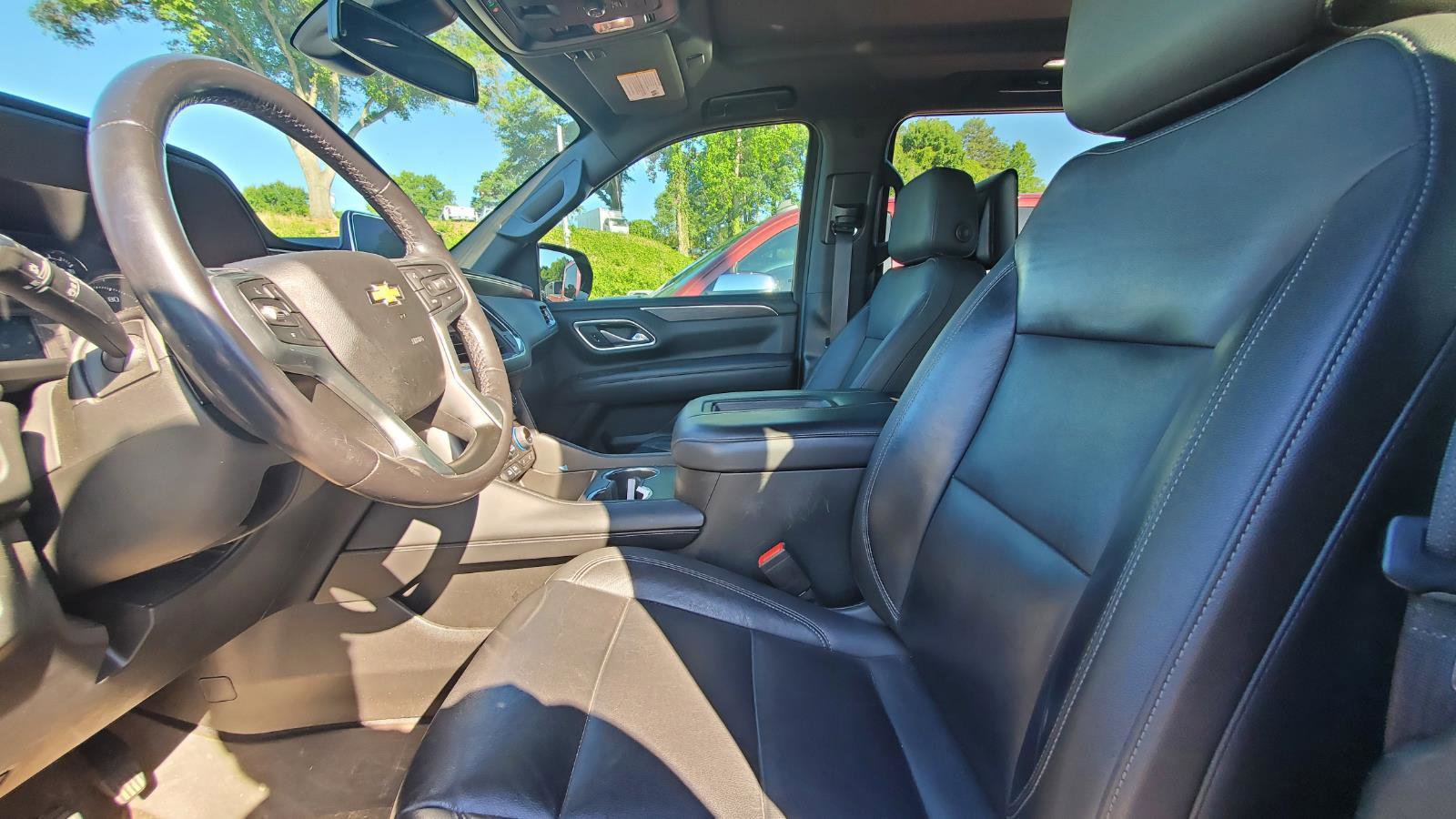 Used 2021 Chevrolet Suburban LT w/ Rear Media and Nav Package AWD/4WD image 3