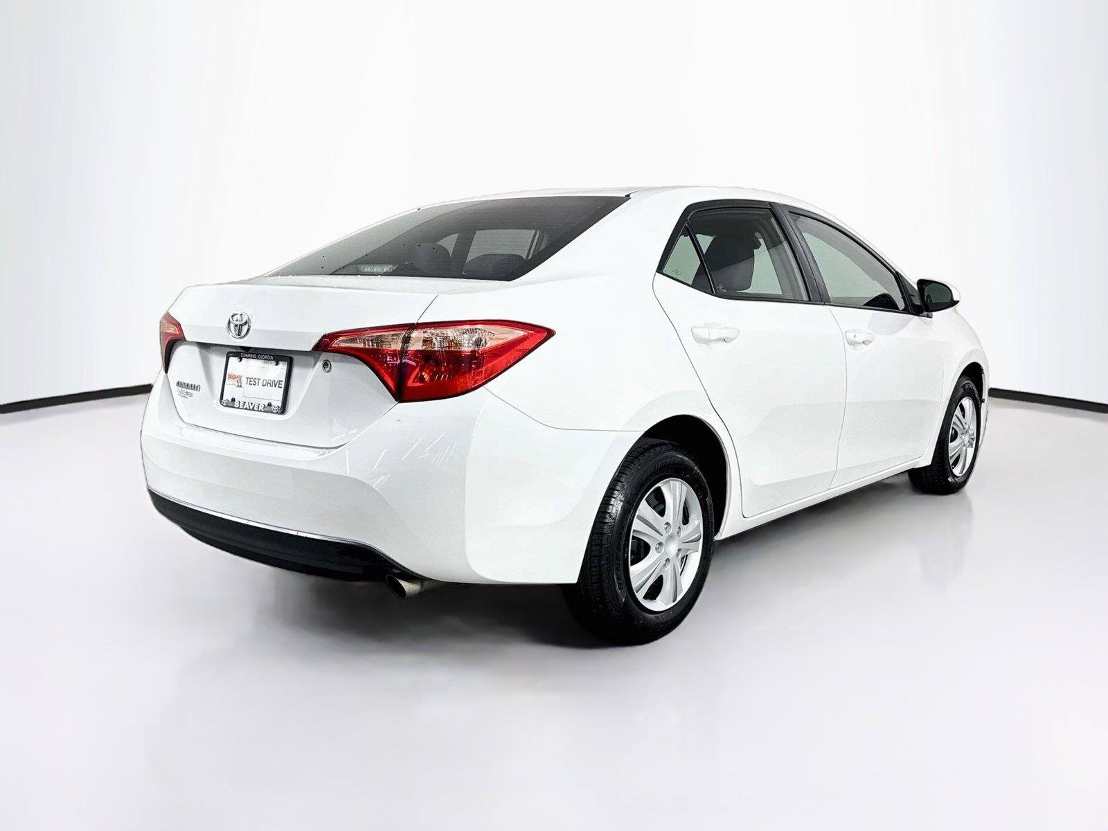 Used 2018 Toyota Corolla L FWD image 2