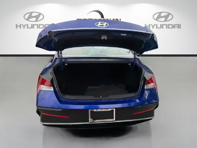 Certified 2025 Hyundai Elantra SE FWD image 26