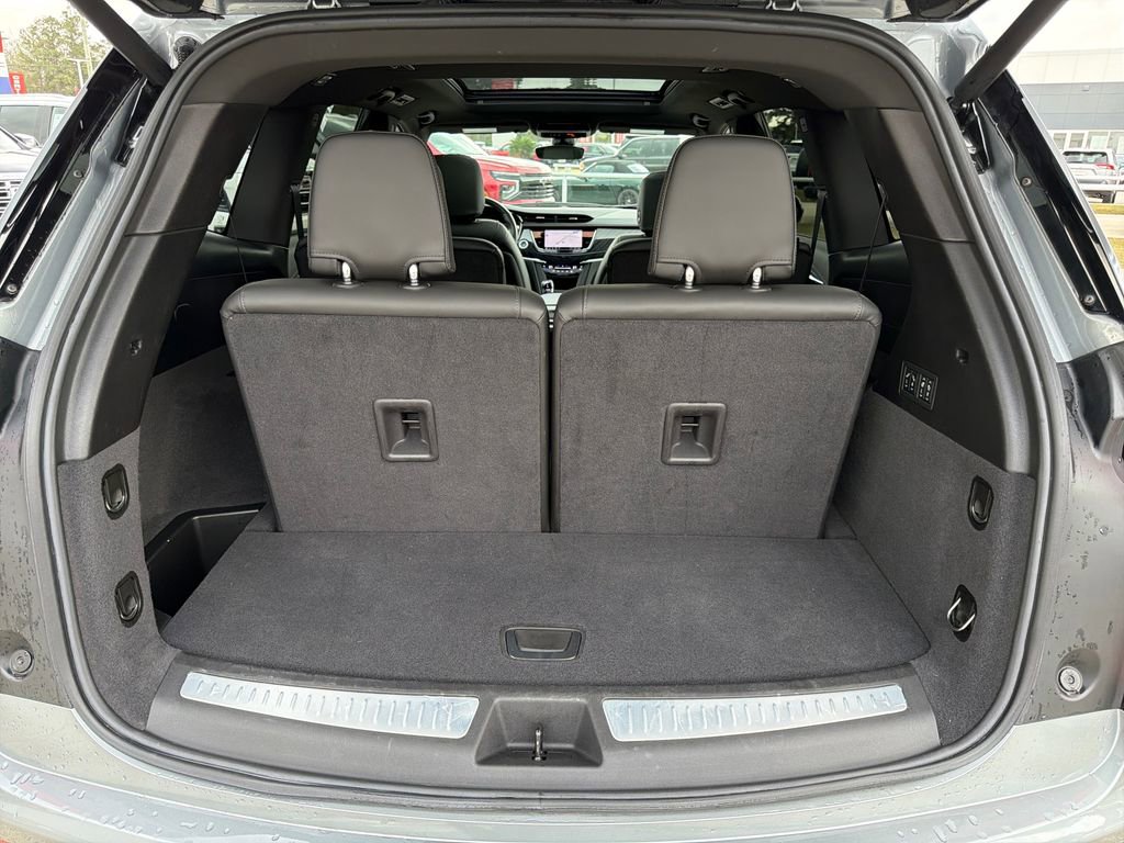 Used 2025 Cadillac XT6 Premium Luxury image 24