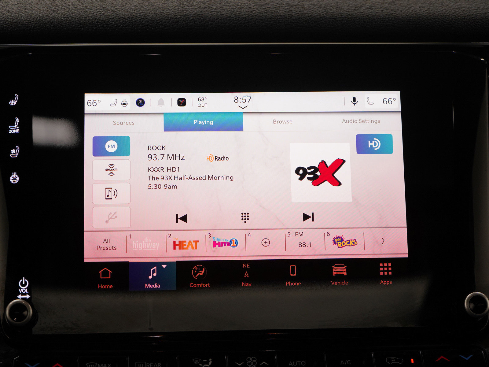 Used 2024 Jeep Wagoneer Series II image 21