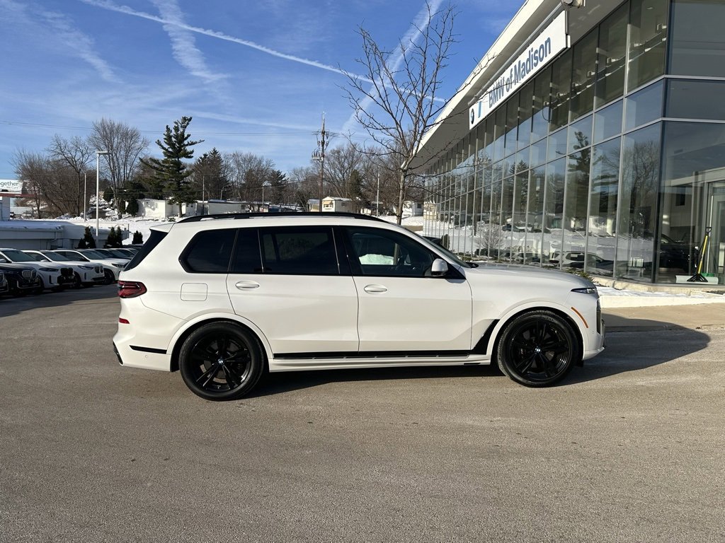 Used 2024 BMW X7 xDrive40i w/ Executive Package image 17