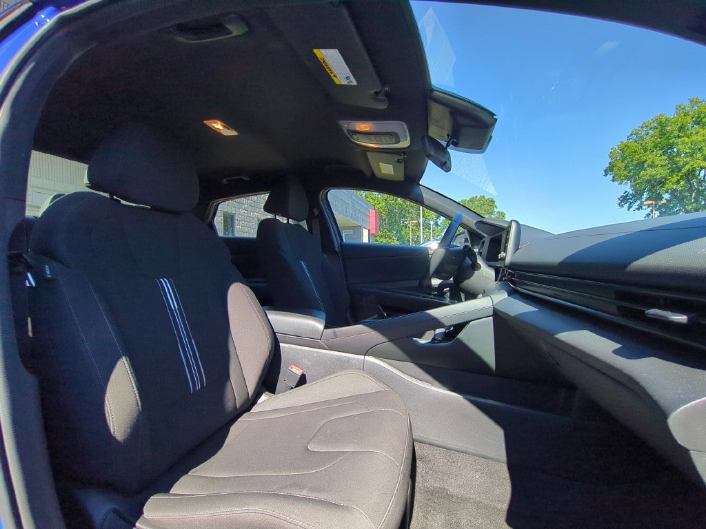 Used 2026 Hyundai Elantra Sport FWD image 30