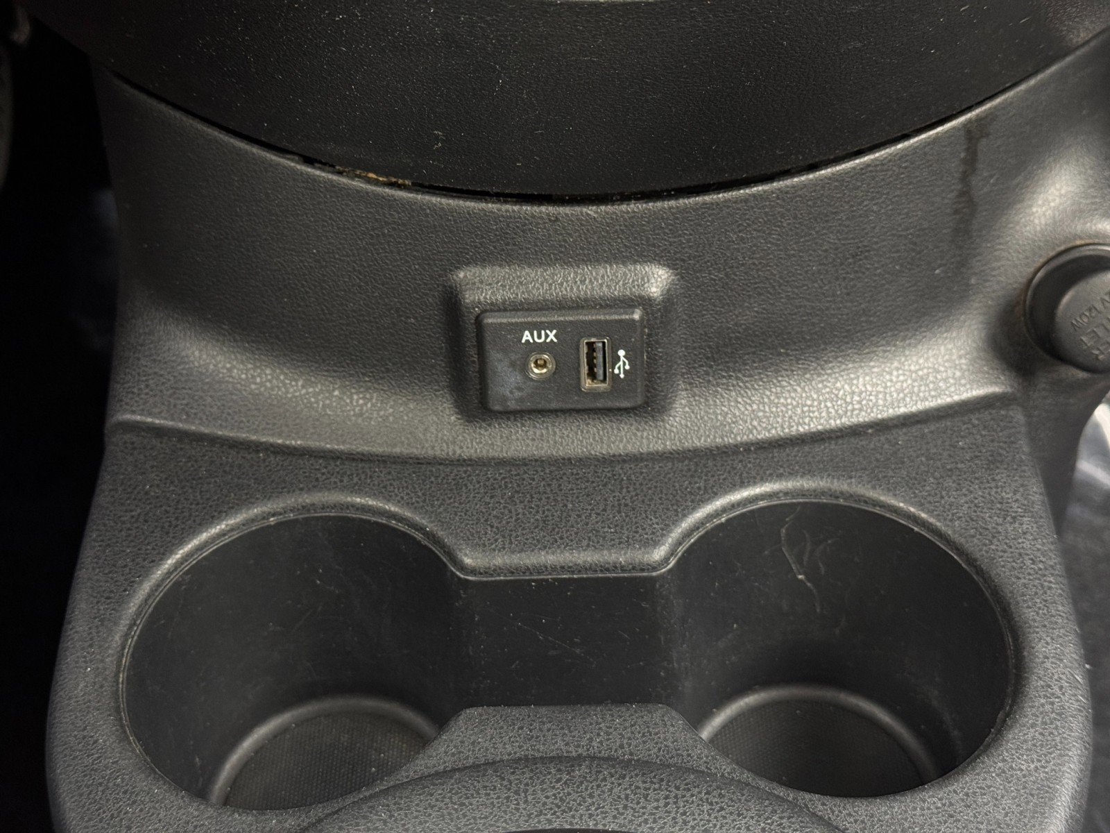 Used 2018 Nissan Versa SV w/ SV Special Edition Package image 25