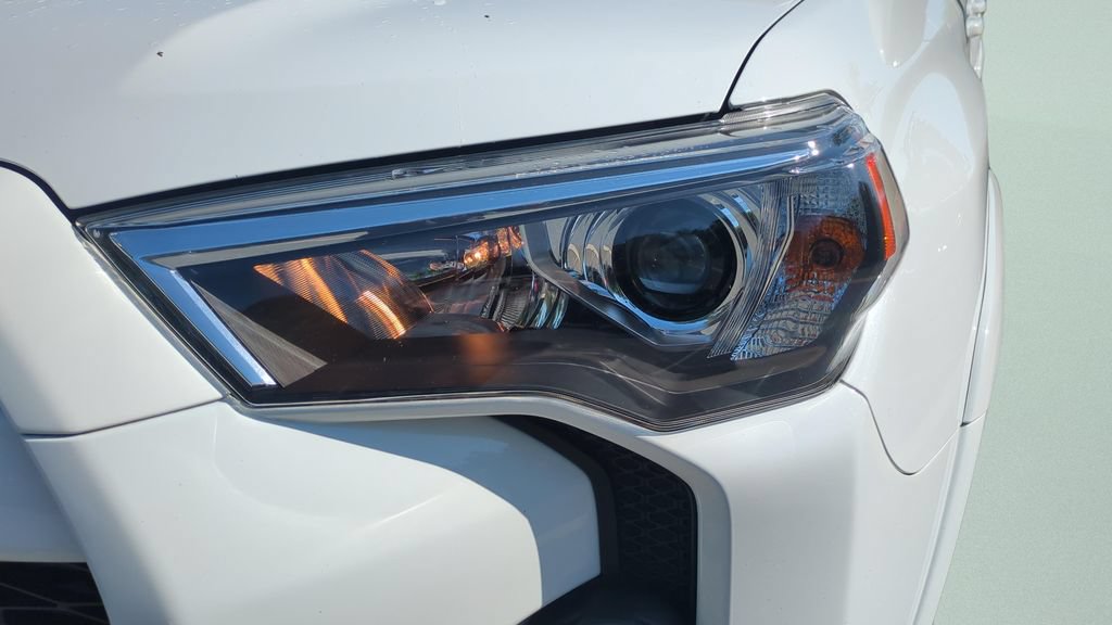 Used 2023 Toyota 4Runner TRD Off-Road Premium AWD/4WD image 25