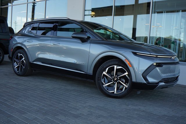 New 2025 Chevrolet Equinox EV LT image 2