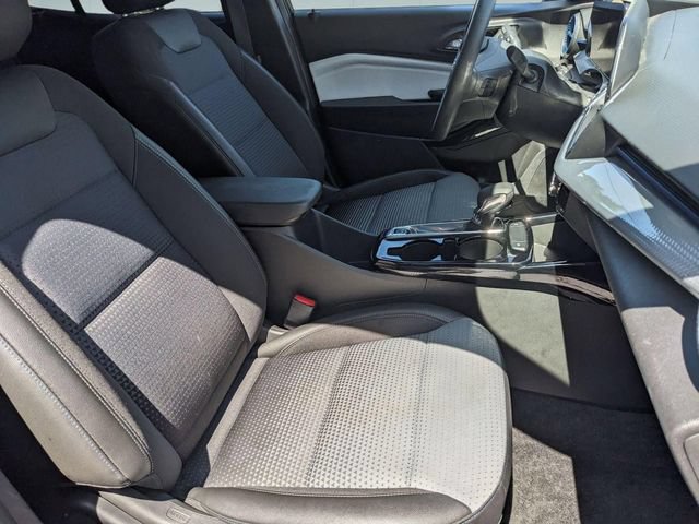 Used 2025 Chevrolet Trax LT FWD image 30