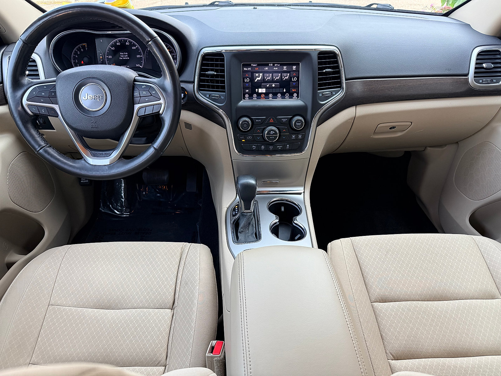 Used 2018 Jeep Grand Cherokee Laredo AWD/4WD image 14