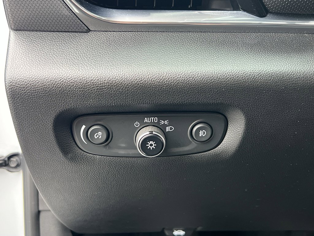 Used 2021 Chevrolet Traverse Premier w/ Redline Edition image 15