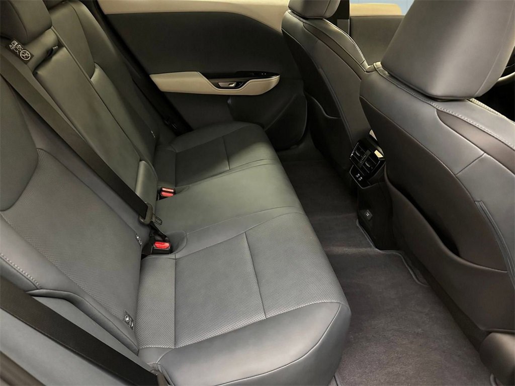 Used 2024 Lexus RZ 300e Premium image 31