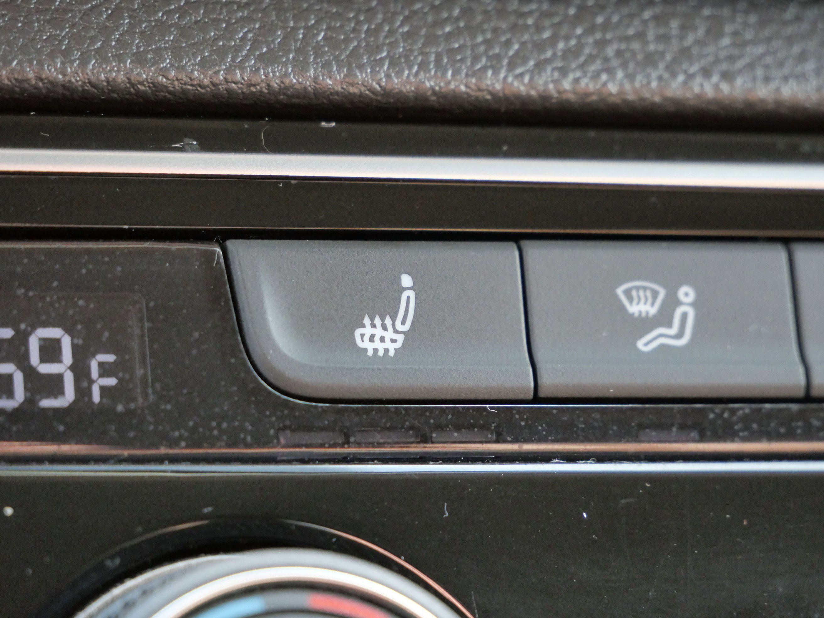 Certified 2023 Volkswagen Atlas SE w/ Black Wheel Package image 31