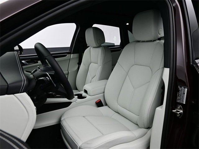 New 2026 Porsche Macan image 5