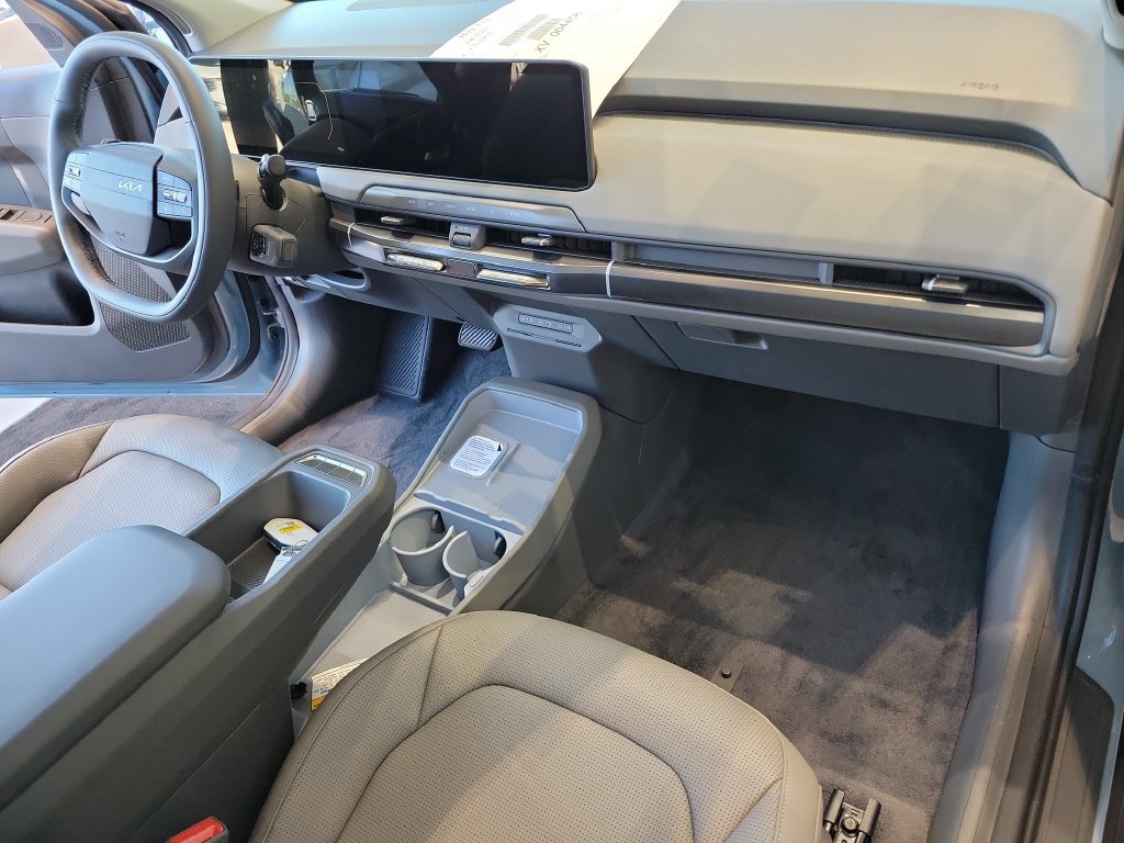 New 2027 Kia EV3 Wind FWD image 14