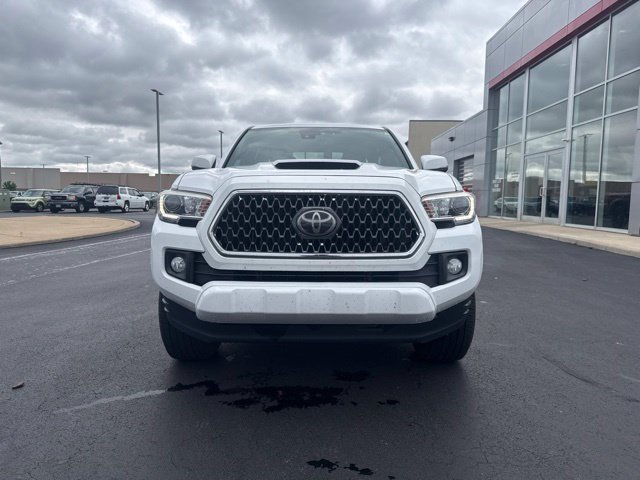 Used 2019 Toyota Tacoma TRD Sport RWD image 2