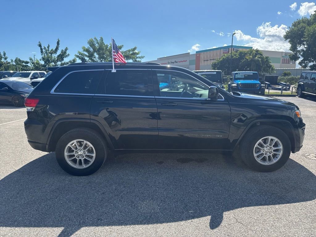 Used 2019 Jeep Grand Cherokee Laredo image 19