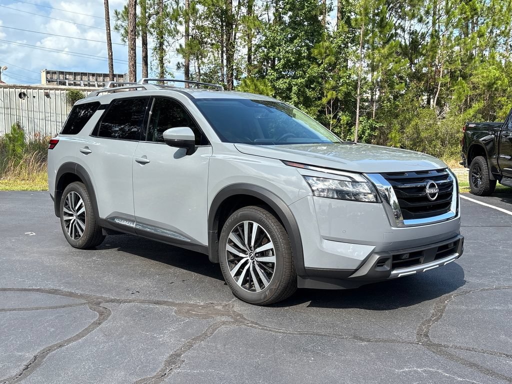 Used 2025 Nissan Pathfinder Platinum FWD image 41