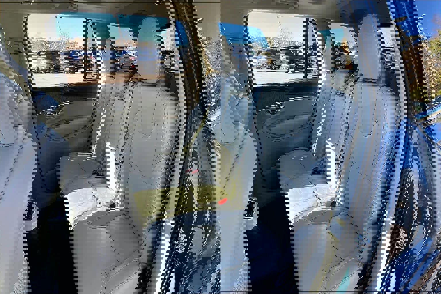 Used 2021 Volvo XC90 T8 Inscription w/ Lounge Package image 22