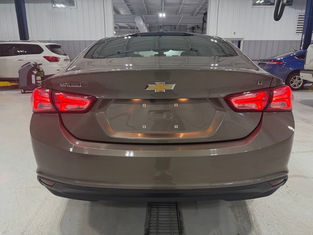 Used 2020 Chevrolet Malibu LT FWD image 11