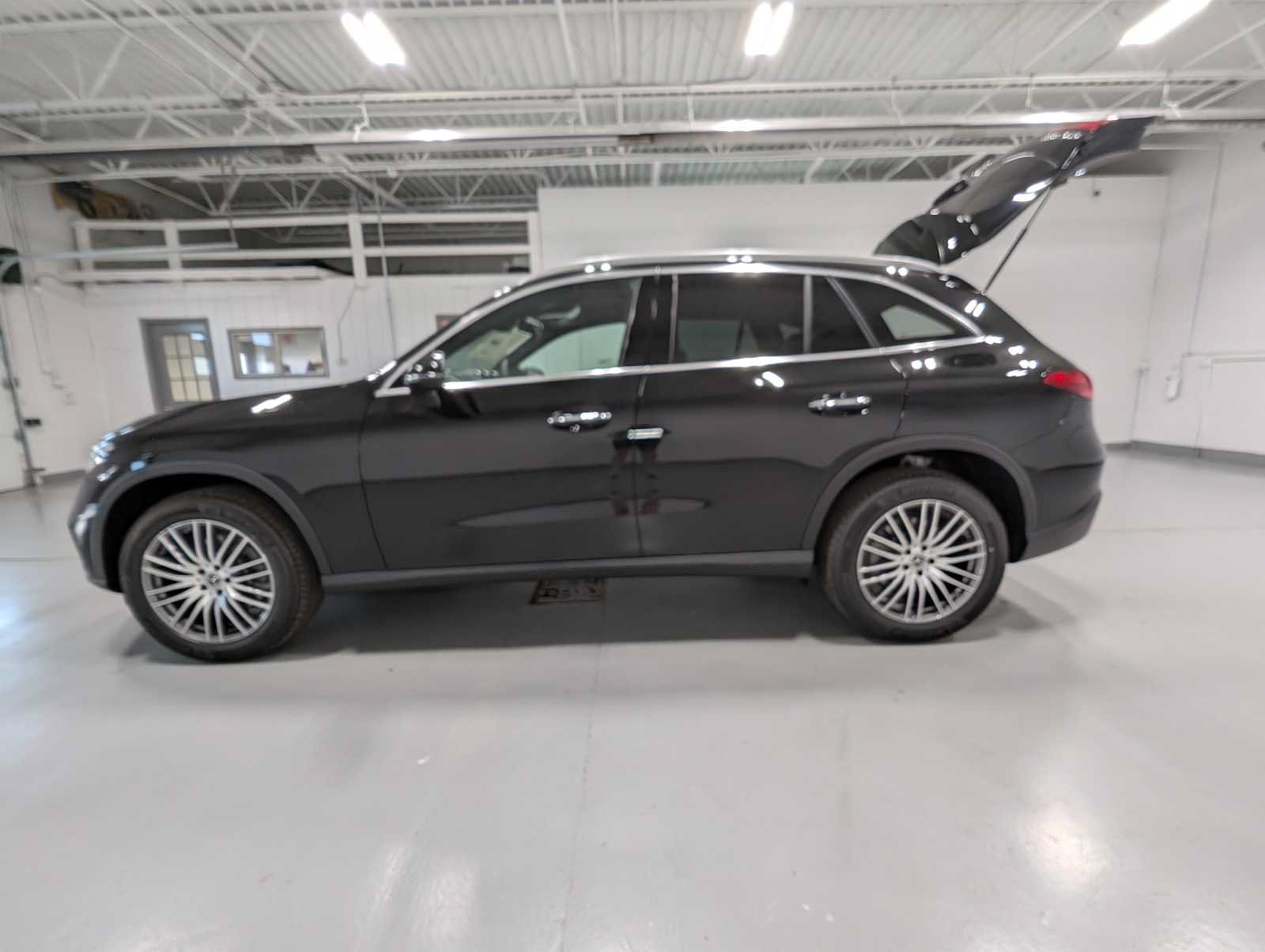 New 2026 Mercedes-Benz GLC 300 4MATIC image 10