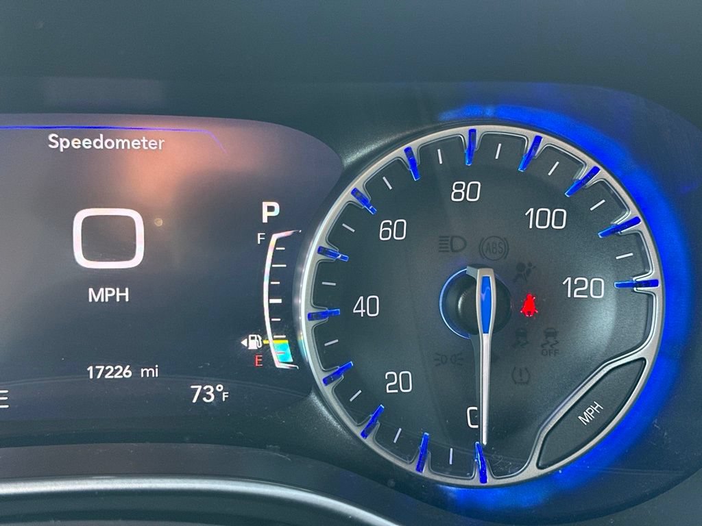 Used 2025 Chrysler Pacifica Select FWD image 27