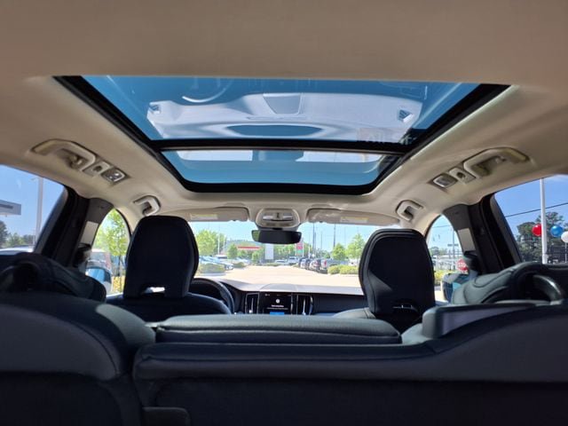 Certified 2025 Volvo XC60 B5 Plus AWD/4WD image 26