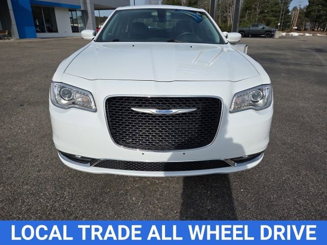 Used 2021 Chrysler 300 Touring L image 3