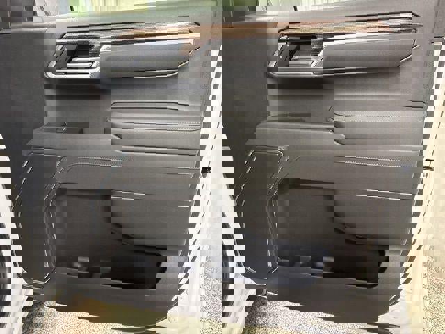 Used 2025 GMC Sierra 1500 Elevation image 23