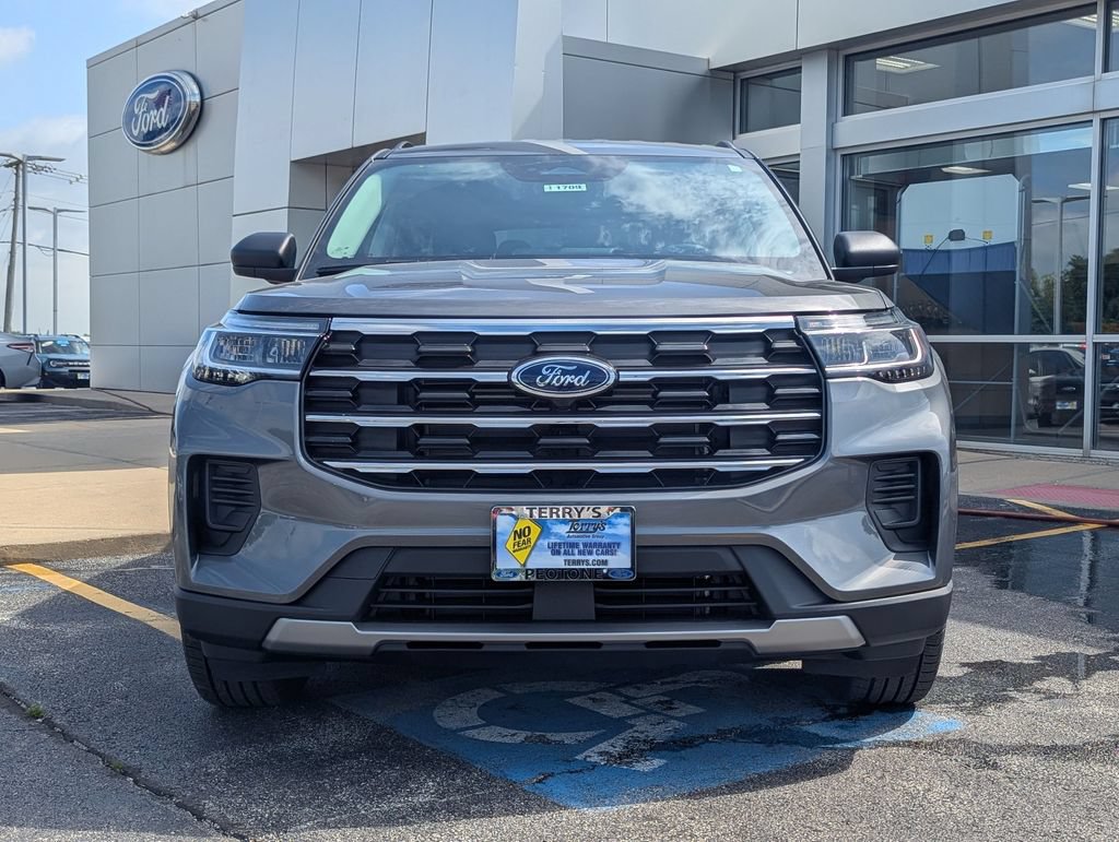 New 2026 Ford Explorer Active AWD/4WD image 2