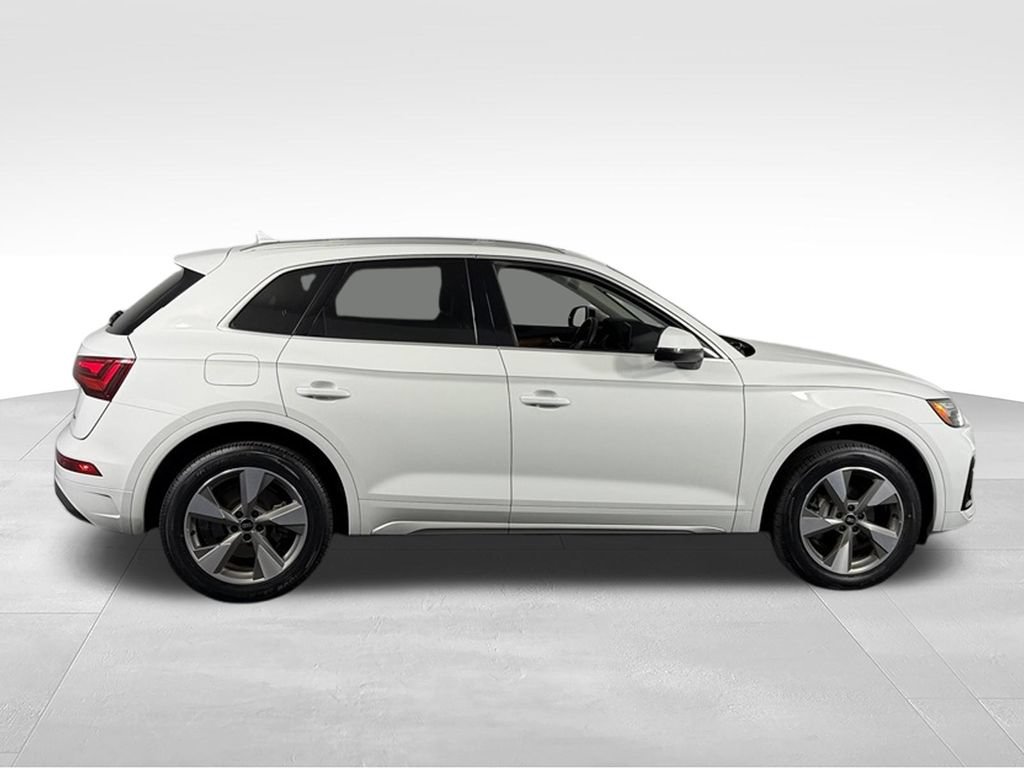 Used 2023 Audi Q5 2.0T Premium Plus w/ Premium Plus Package AWD/4WD image 5