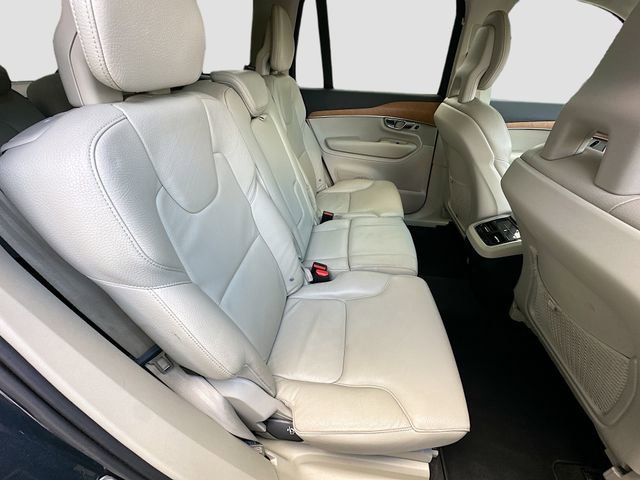 Used 2021 Volvo XC90 T5 Momentum image 32