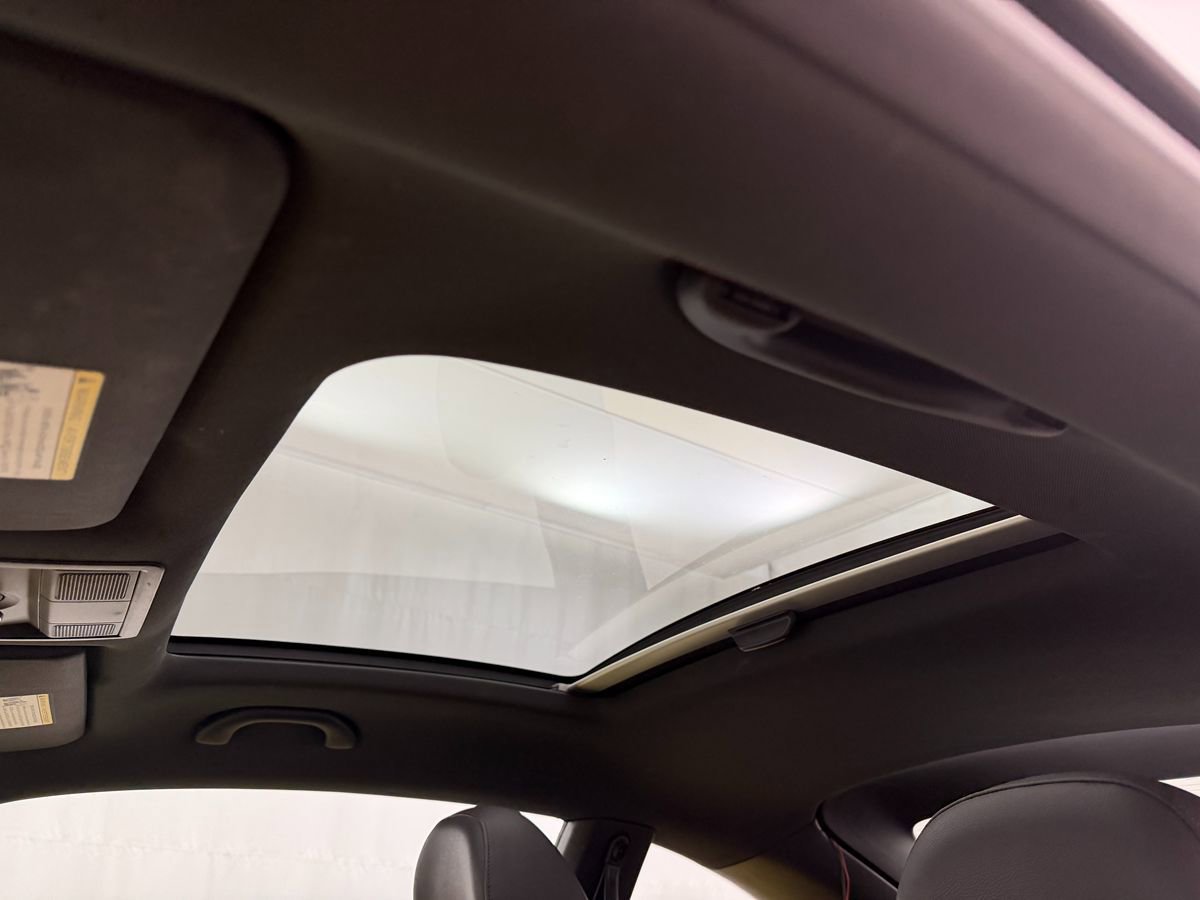 Used 2013 Volkswagen Beetle 2.5 image 6