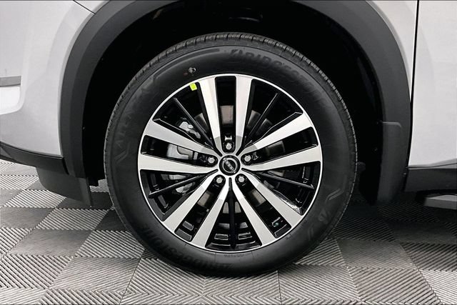 New 2025 Nissan Pathfinder Platinum w/ Lighting Package (N93) AWD/4WD image 11