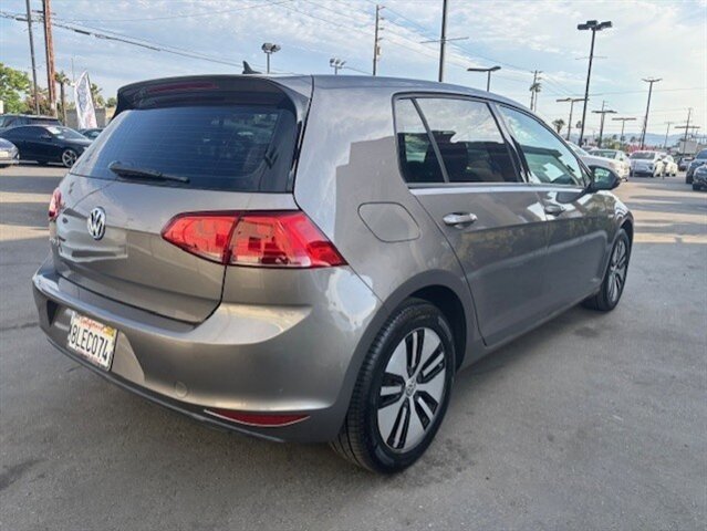 Used 2016 Volkswagen e-Golf SE w/ DC Fast Charging Package FWD image 9