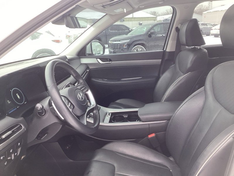 Used 2023 Hyundai Palisade SEL w/ Premium Package image 16