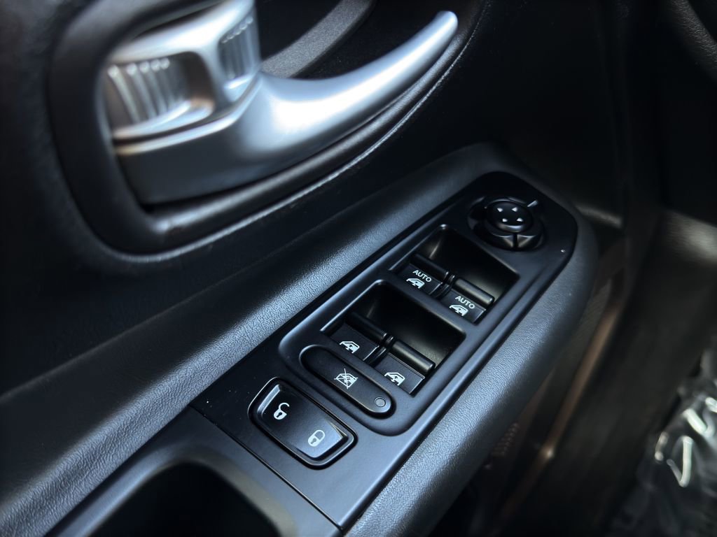 Used 2023 Jeep Renegade Latitude image 11