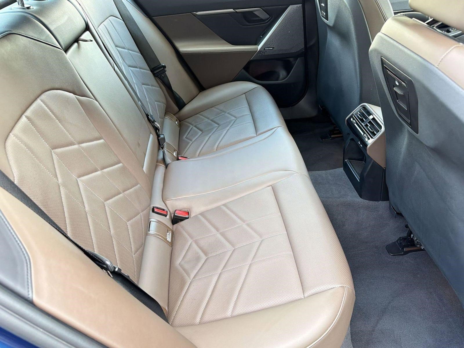 Certified 2025 BMW 540i xDrive AWD/4WD image 26