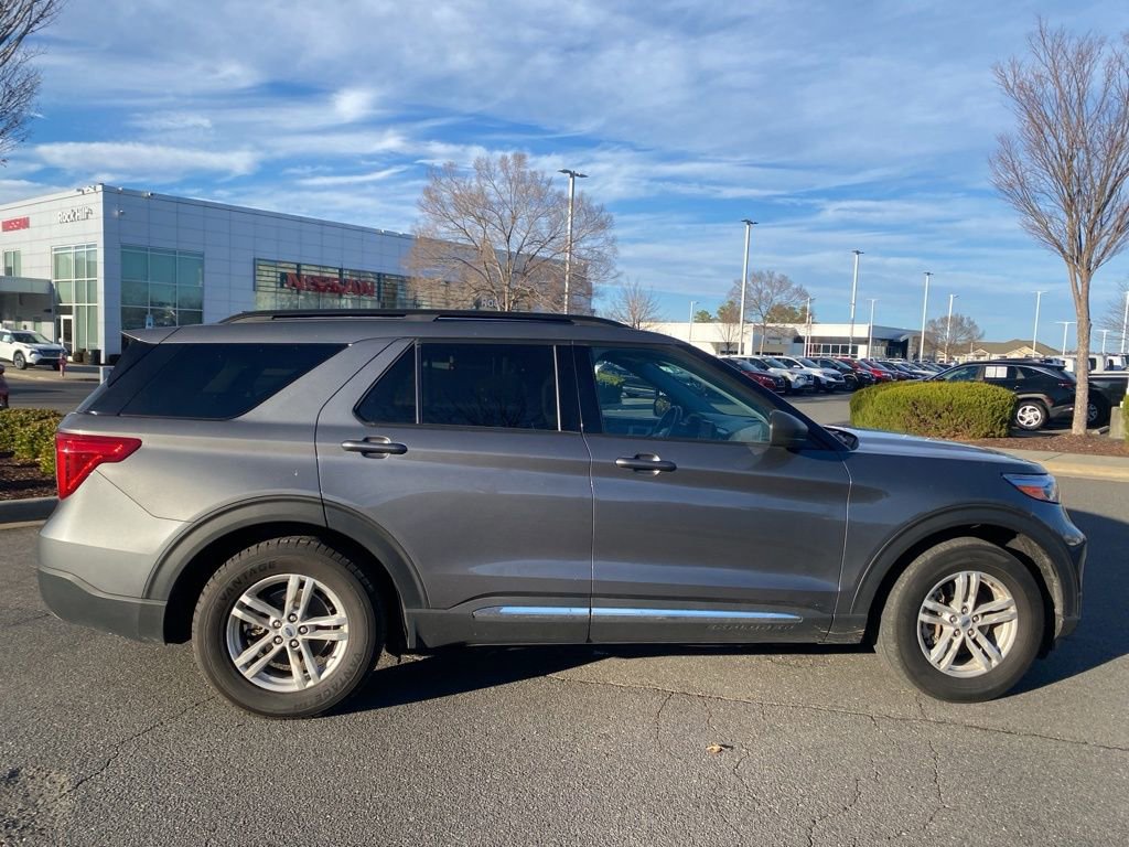 Used 2023 Ford Explorer XLT w/ Equipment Group 202A image 8