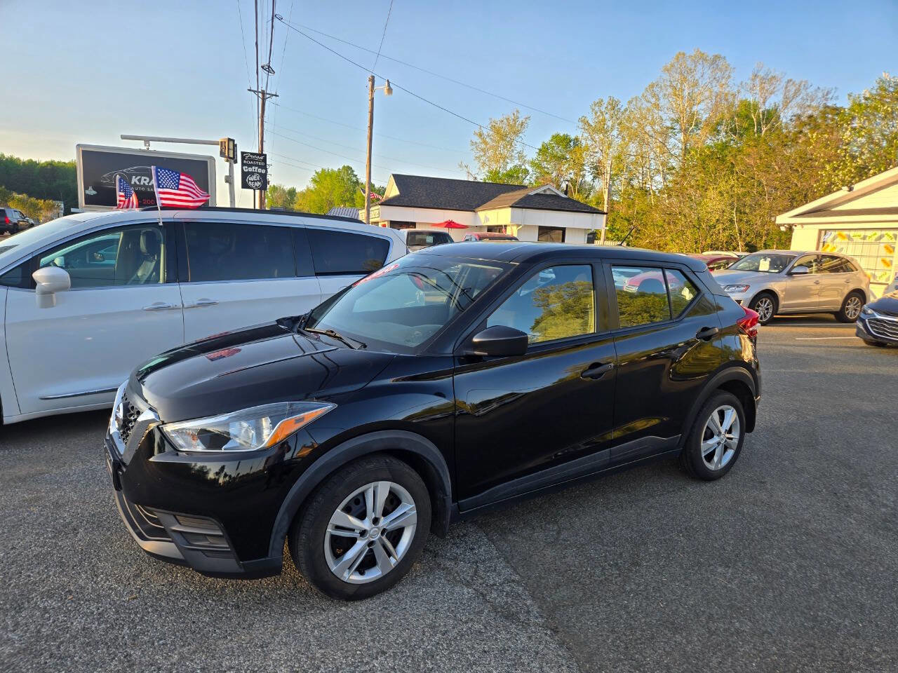 Used 2020 Nissan Kicks S FWD image 19